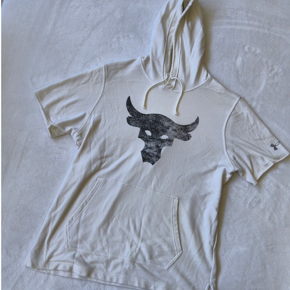 Under Armour Project Rock Hoodie Mens L White Short Sleeve Brahma Bull Graphic
